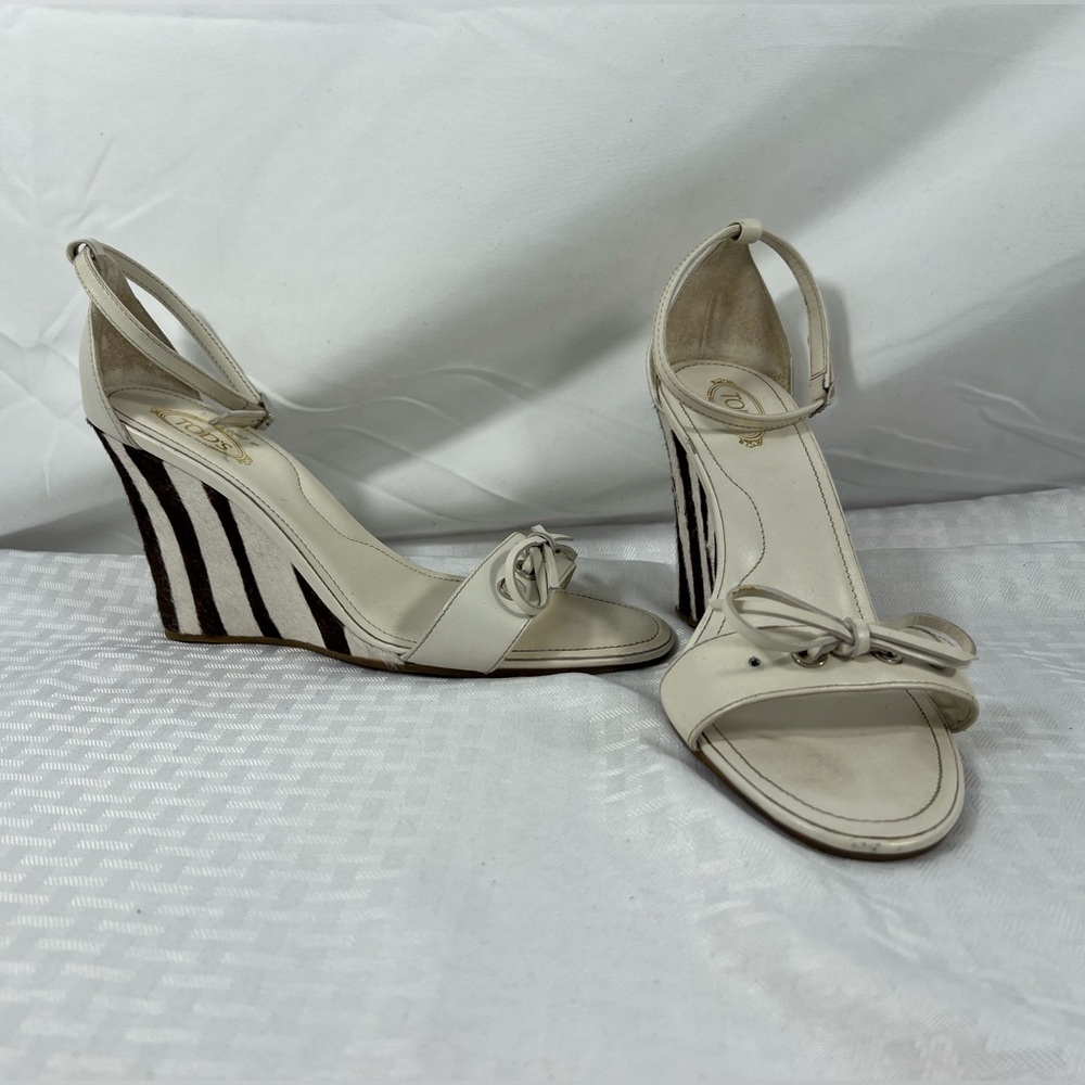 7194: Tod’s White Leather Zebra Pony Hair Wedge Sandals Size 10 Made in Italy